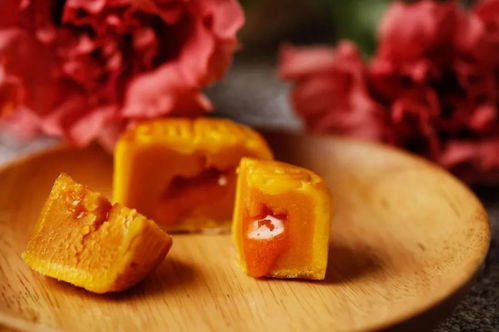 今年的月餅，不是特別圓