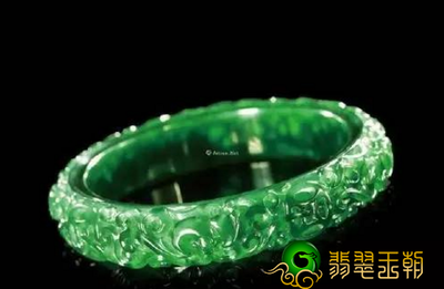 翡翠鐲子市場行情分析與銷售趨勢解讀 從收藏到投資的理性回歸